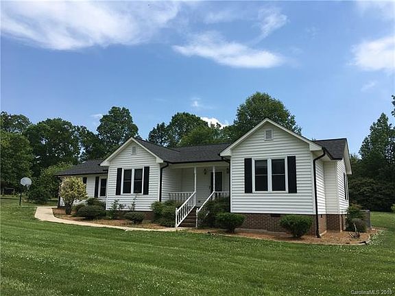 2nd image of 2622 Prince Dr