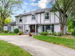 35232 Quaker Way, Farmington Hills, MI 48331