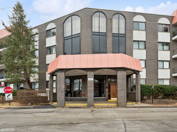 4901 Golf Rd APT 203, Skokie, IL 60077
