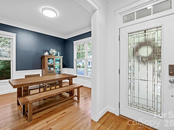 4th image of 220 Mills Ln