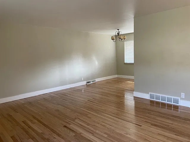 898 Ithaca Dr — Photo 7