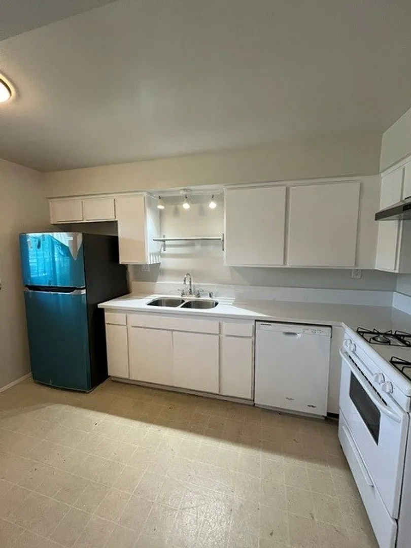 Location! Location! 6831 Alvardo Road Unit #6- Must See! — Photo 3