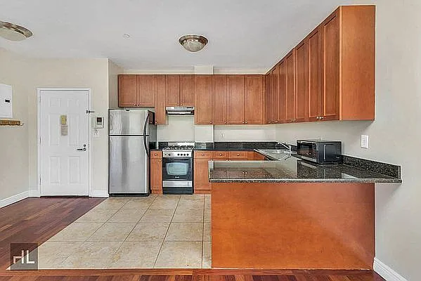 Rented by Highline Residential | media 34