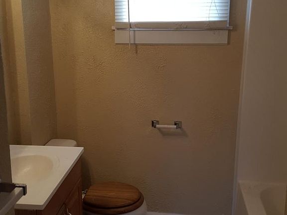 3rd image of 707 E Corby Blvd