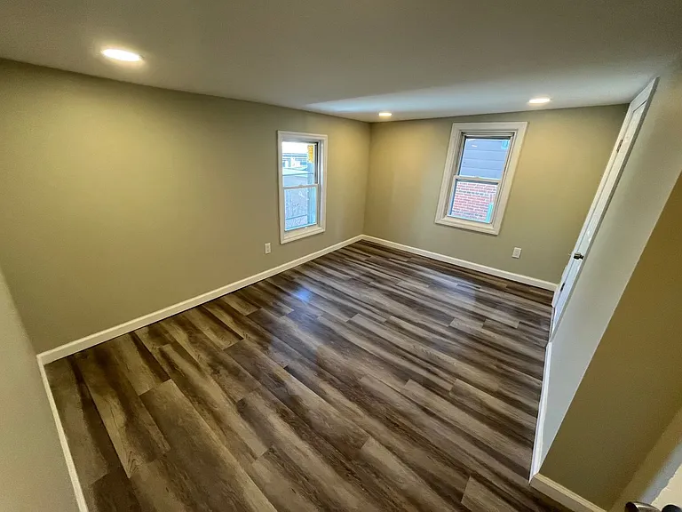 1240 Ohio Ave — Photo 8