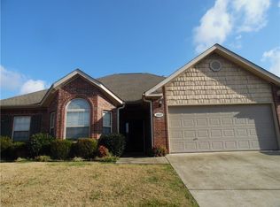 1614 N Shetland Dr, Fayetteville, AR 72704