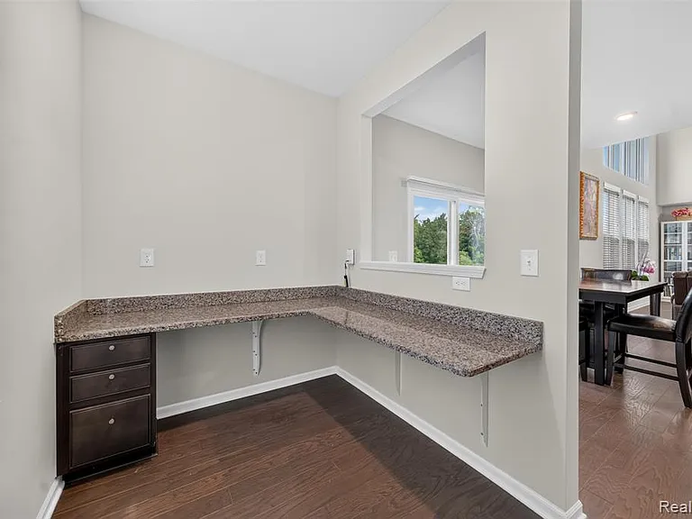 4160 Walcott Dr — Photo 11