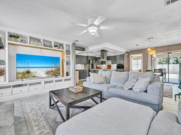 405 Rue Des Tours, Mary Esther, FL 32569