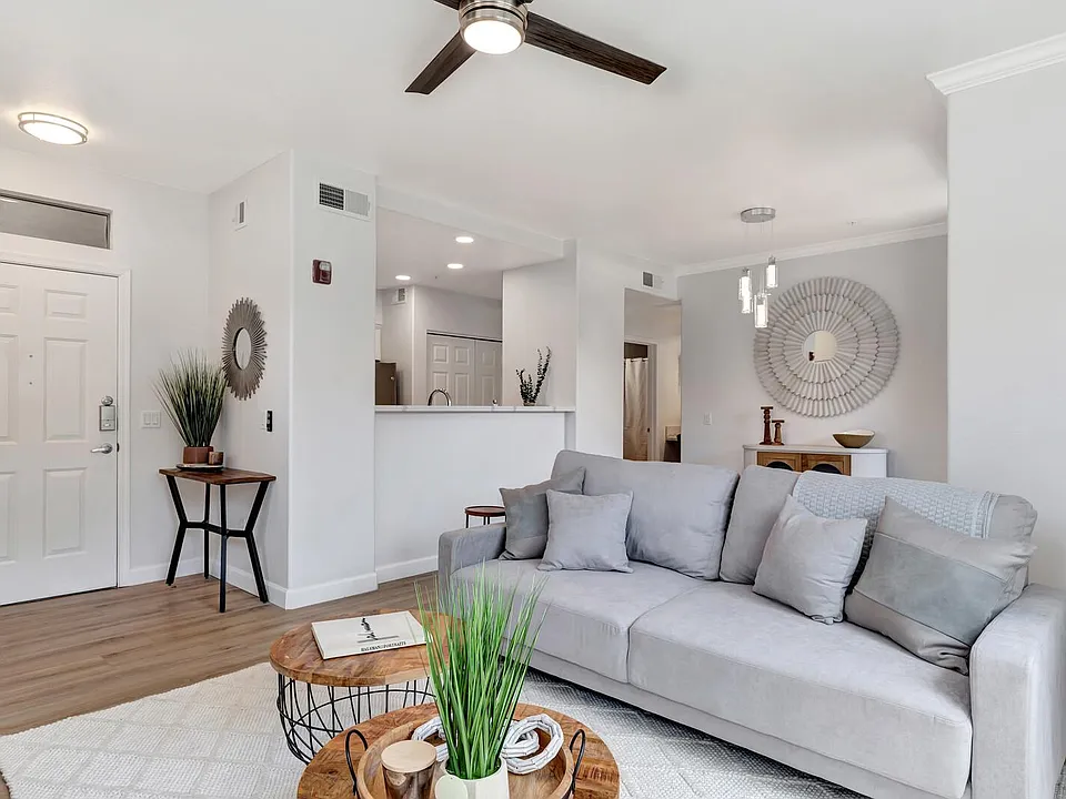 20100 N 78th Pl #1206