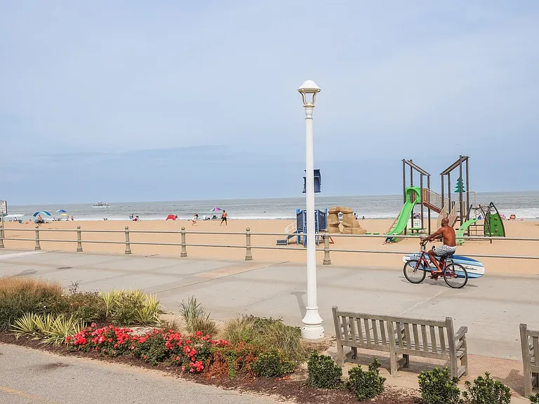 This Is The Perfect 1BR/1BA Beach Apartment Only Two Block From The Atlantic Ocean! — Photo 21