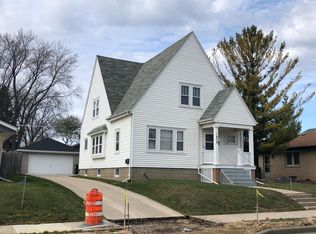 1030 Perry Ave, Racine, WI 53406