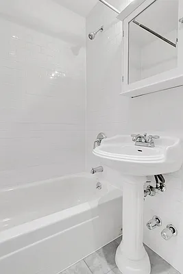 Rented by Cooper & Cooper Real Estate | media 14