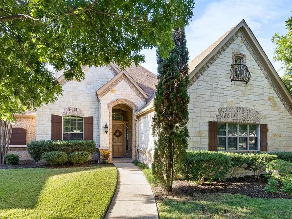 729 Trails End Cir, Hurst, TX 76054
