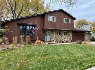 960 Buttermilk Creek Dr, Fond Du Lac, WI 54935
