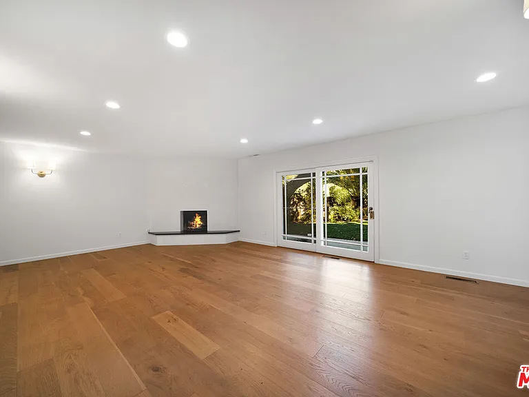 1758 Clear View Dr — Photo 6