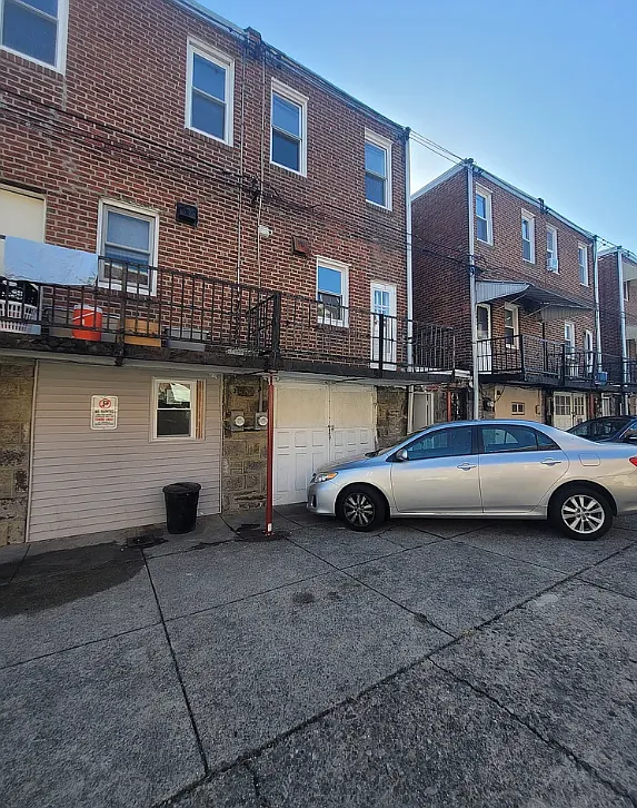 5908 Castor Avenue - 1 — Photo 2