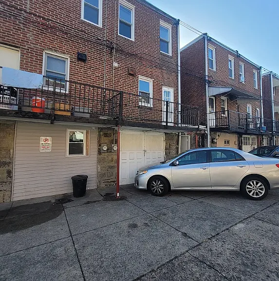5908 Castor Ave — Photo 2