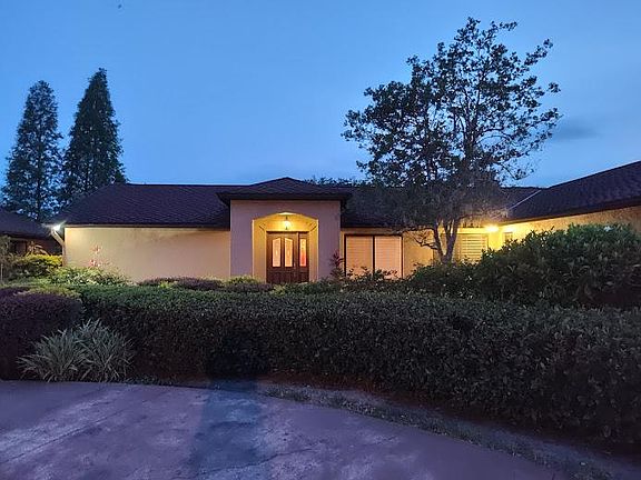 3rd image of 709 Loma Linda Ct