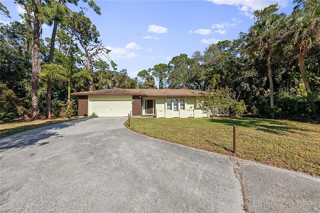 North Fort Myers — Photo 1