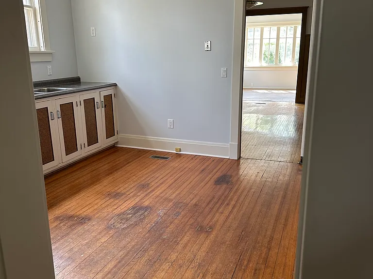 1110 N Maplewood Ave — Photo 8