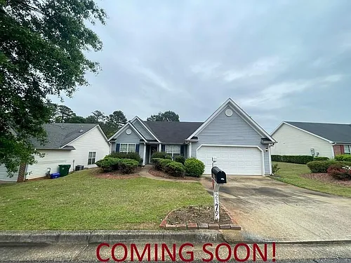 2379 Hillvale Cir Photo 1