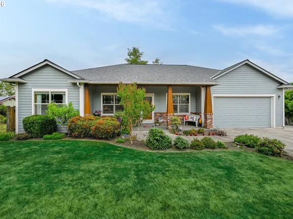 537 E Monroe St, Carlton, OR 97111
