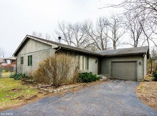 1720 Nish Rd, Crystal Lake, IL 60012