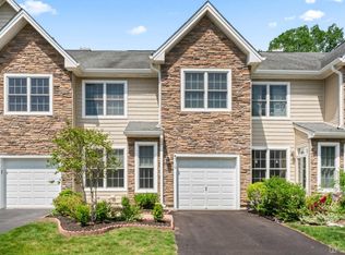 19 Osprey Dr, Old Bridge, NJ 08857