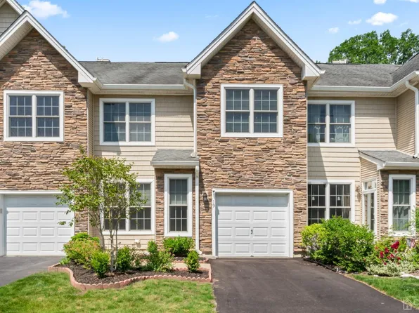 19 Osprey Dr, Old Bridge, NJ 08857