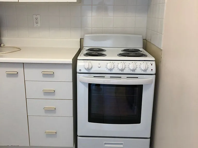 1055 Bay St #2210 — Photo 16