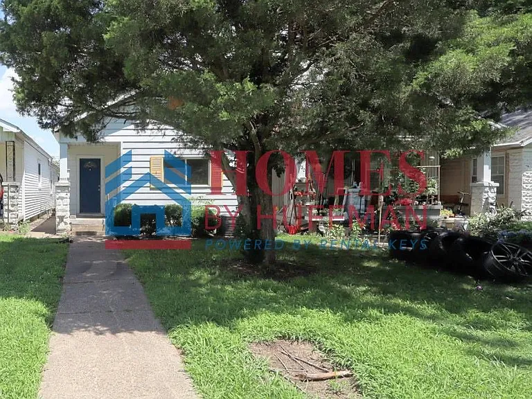 1728 E Illinois St — Photo 2