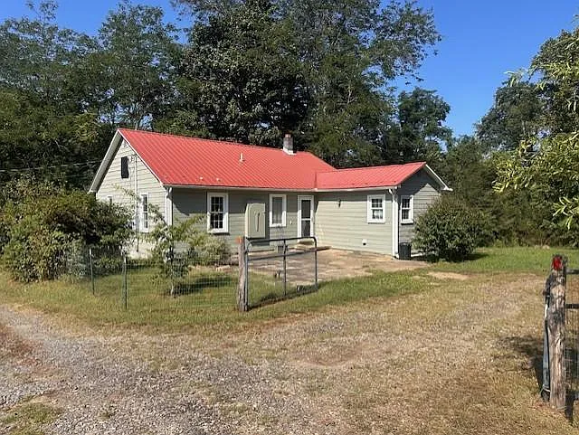 95 Lady Bug Ln