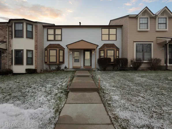 3025 Debra Ct, Auburn Hills, MI 48326