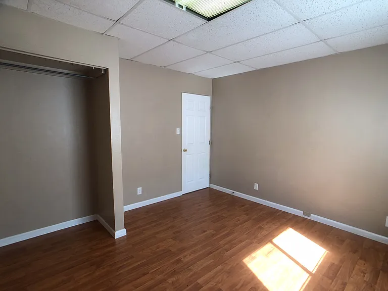 441 Hazelton St — Photo 5