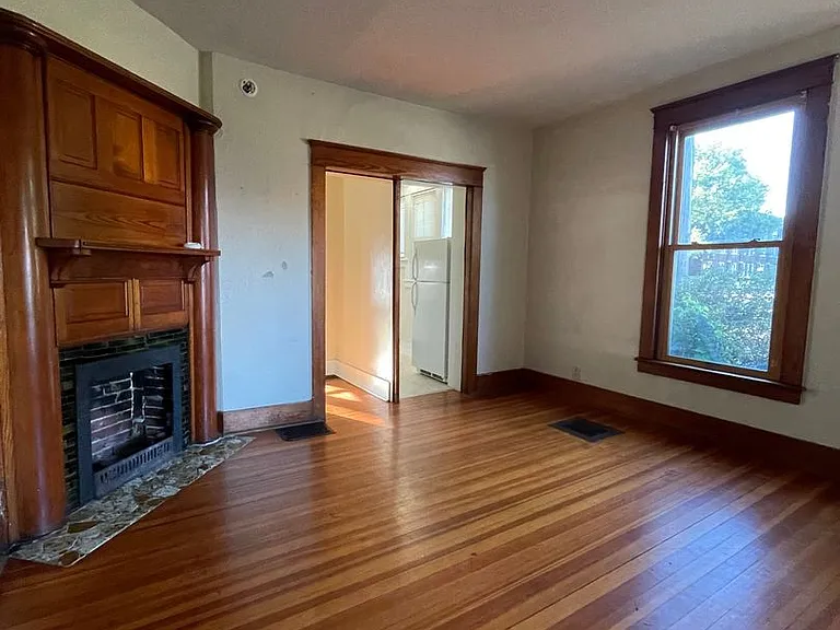1127 Market St — Photo 6