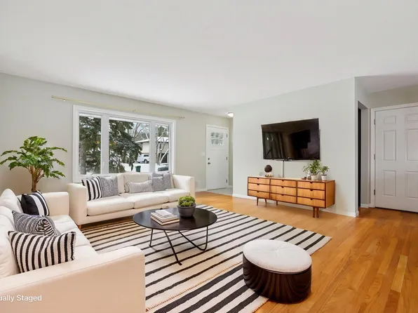 707 Terrace Dr, Roseville, MN 55113