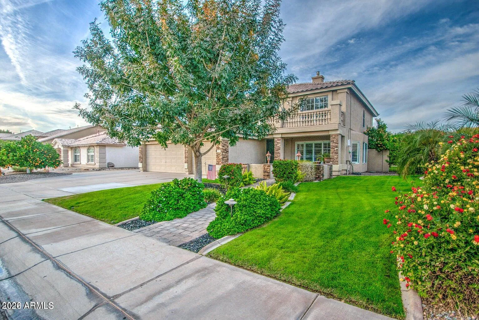 5 bed, 3.0 bath, 3305 sqft, $4,500 — Photo 2