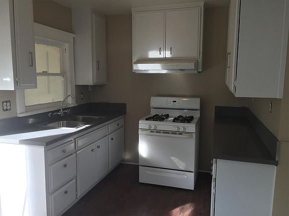 2nd image of 825 Gladys Ave #1