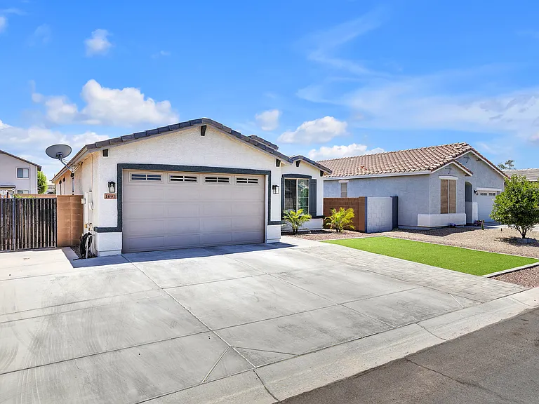 1691 W Desert Spring Way — Photo 3