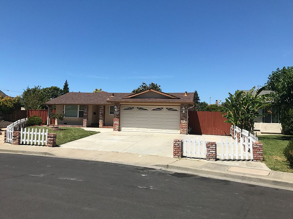 1st image of 34714 Iris Way