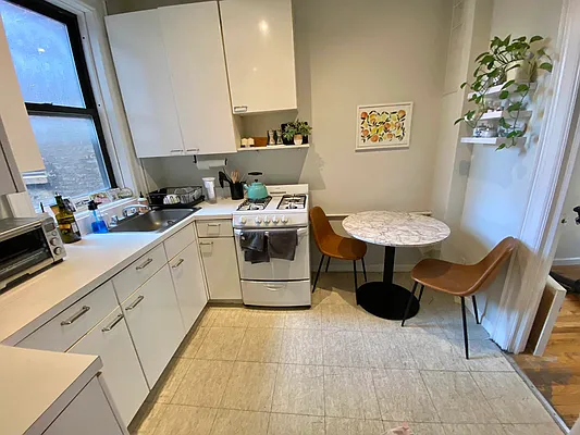 Rented by J PRESTON AND ASSOCIATES INC | media 7