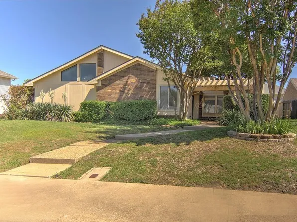 5801 Smoke Glass Trl, Dallas, TX 75252