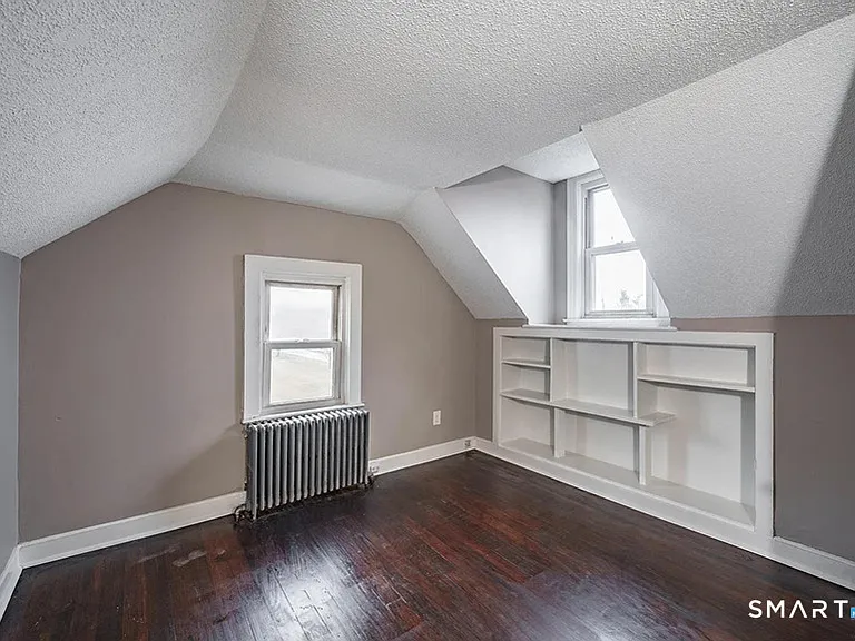 73 Silver St — Photo 29
