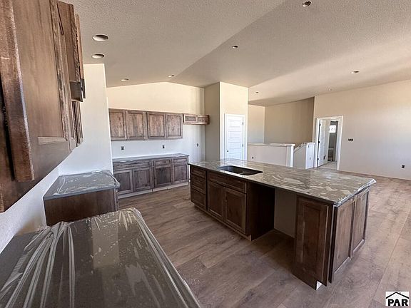 3rd image of 1127 W Mescalero Dr