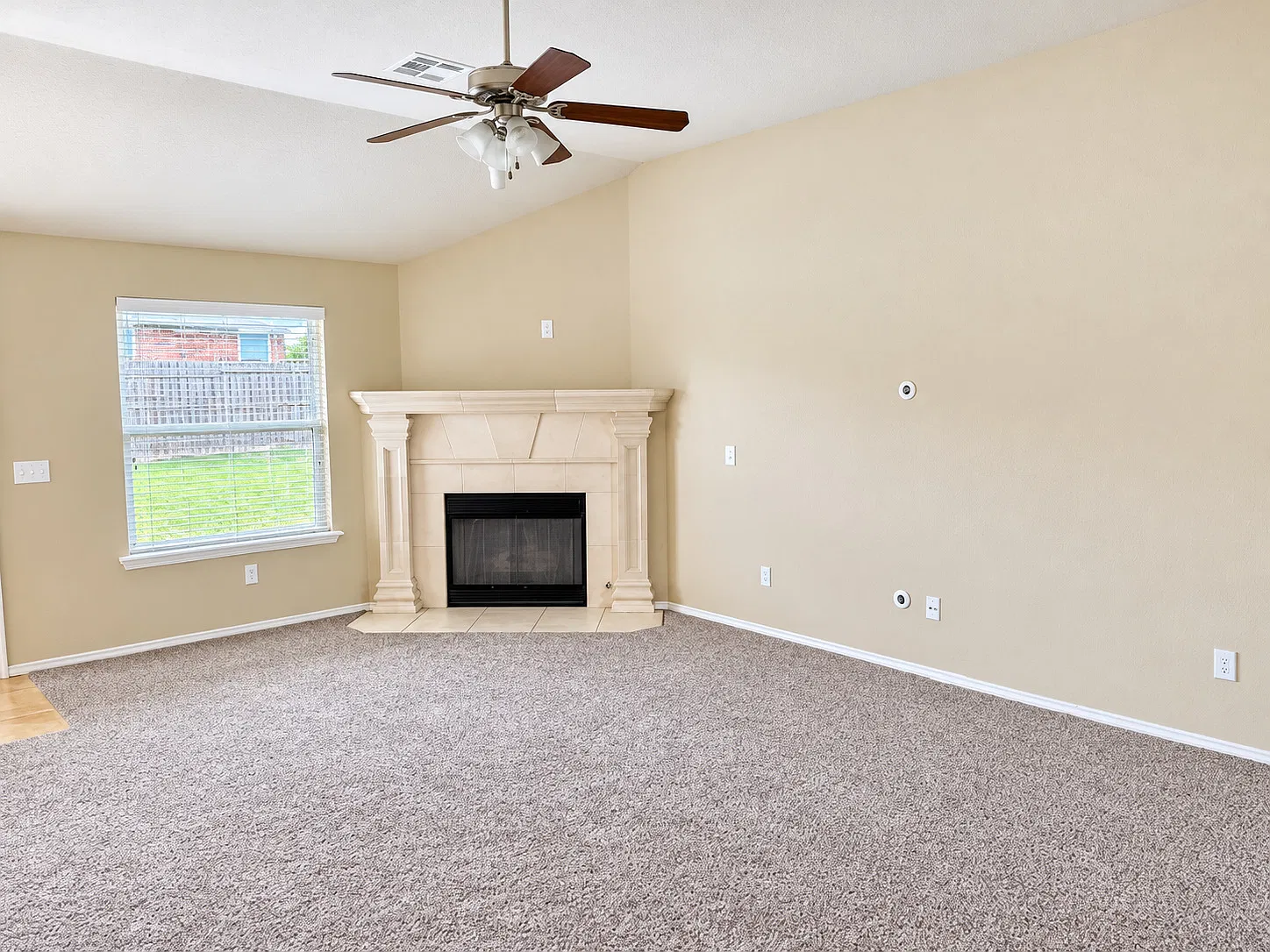 3 bed, 1431 sqft, $1,695 — Photo 2