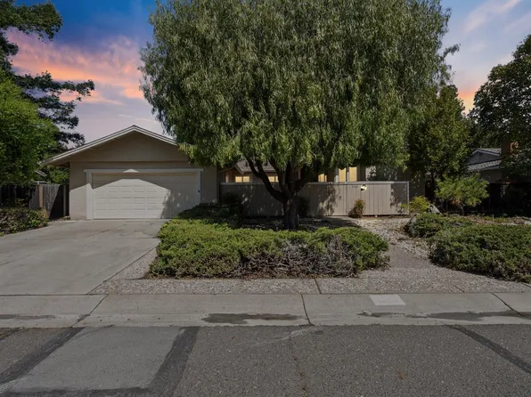 1365 Bright Oaks Ct, Los Altos, CA 94024