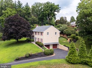 25 Clearbrook Rd, Newtown Square, PA 19073