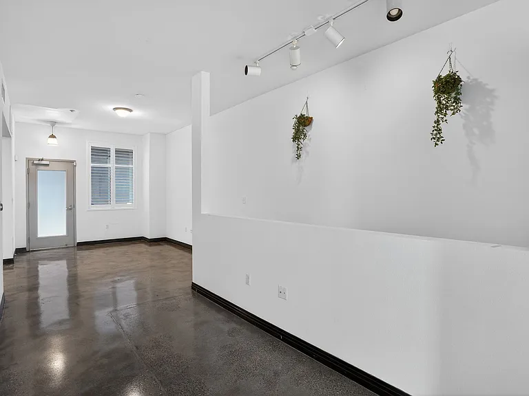 485 W Center Street Promenade — Photo 2