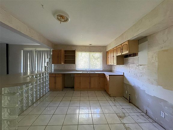 5th image of 12011 Jerries Ln