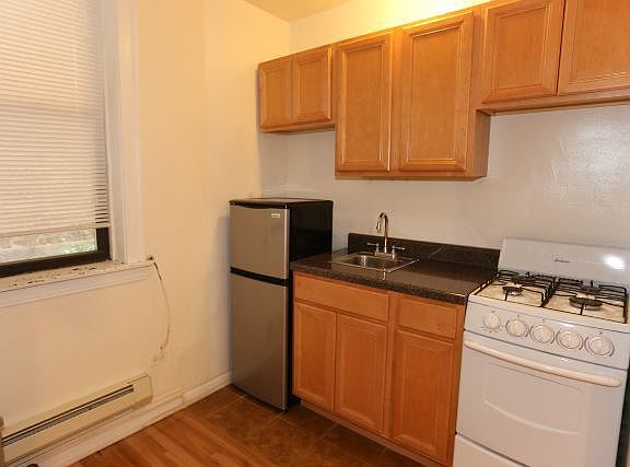 3rd image of 4546 N Damen Ave #D401